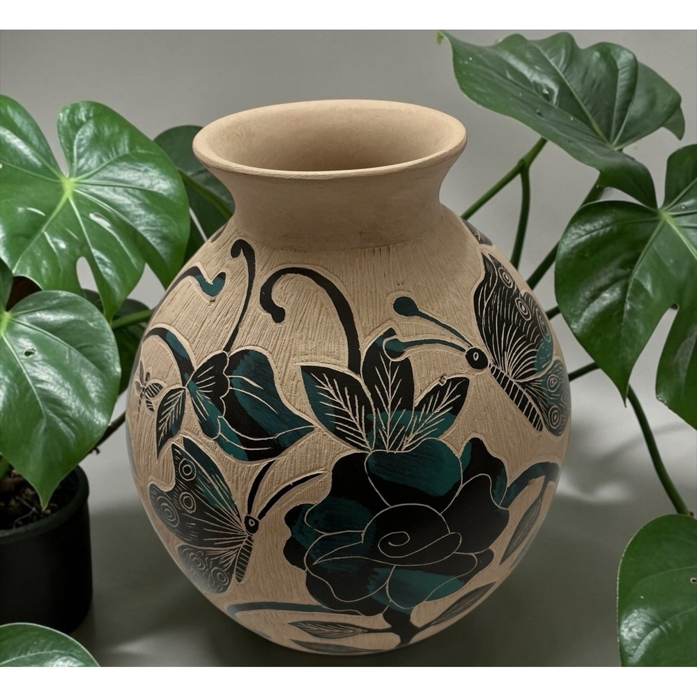 Mata Ortiz Pottery Ana Trillo Botanical Floral Butterfly Olla Vase Clay Mexican